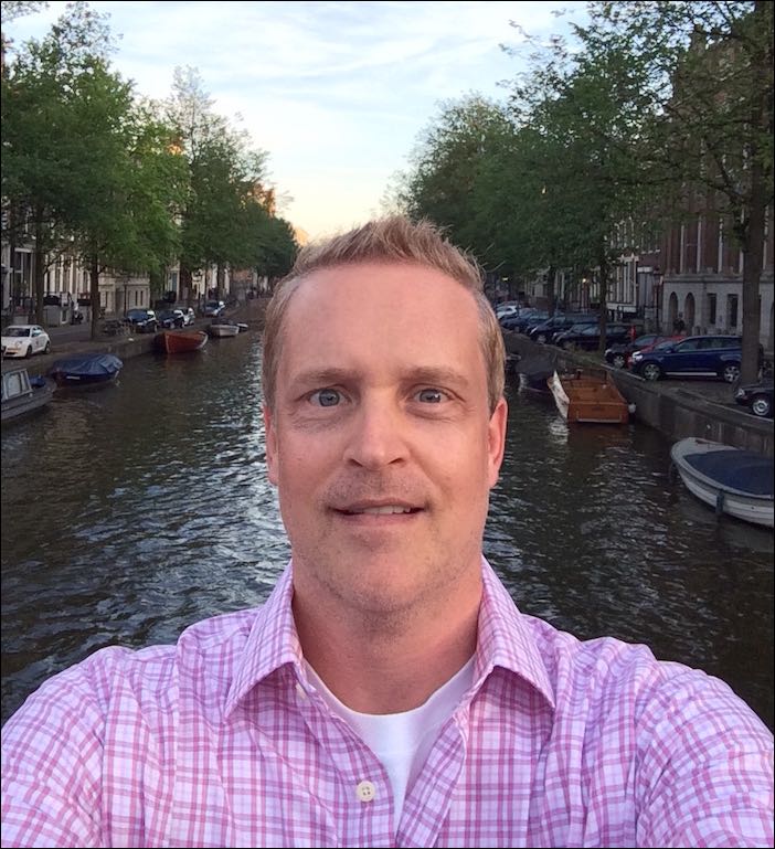 Scenic canal (Amsterdam, Netherlands)